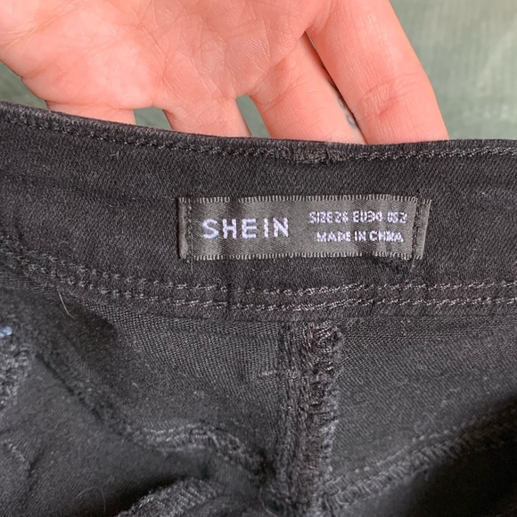 SHEIN High Wasted Denim Shorts Black - Picture 5 of 5